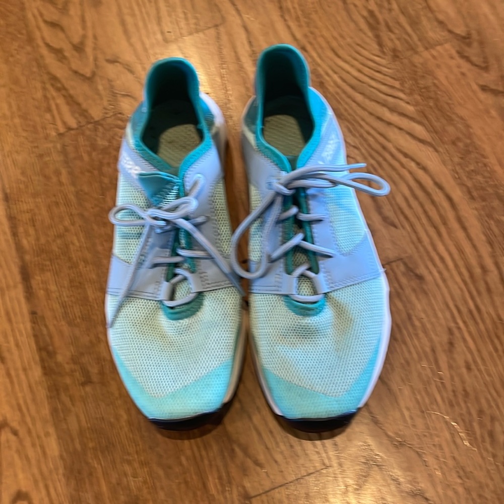 Boys size 8 1/2 Adidaa Terrex climacool tennis shoes